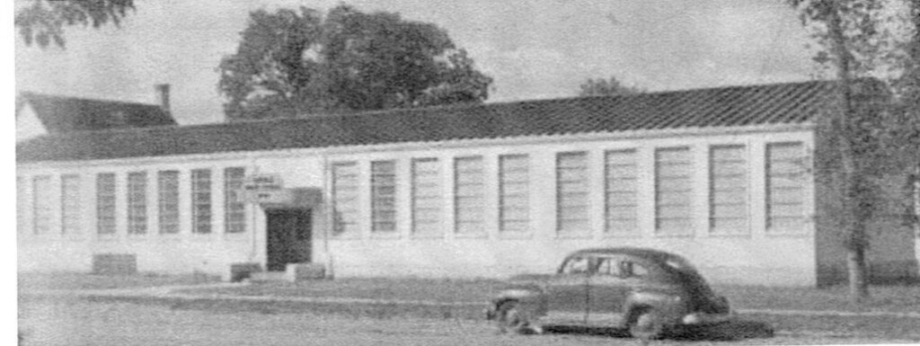 Carman Elementary 1950-1961. Located in the same location as present day École Carman Elementary School.